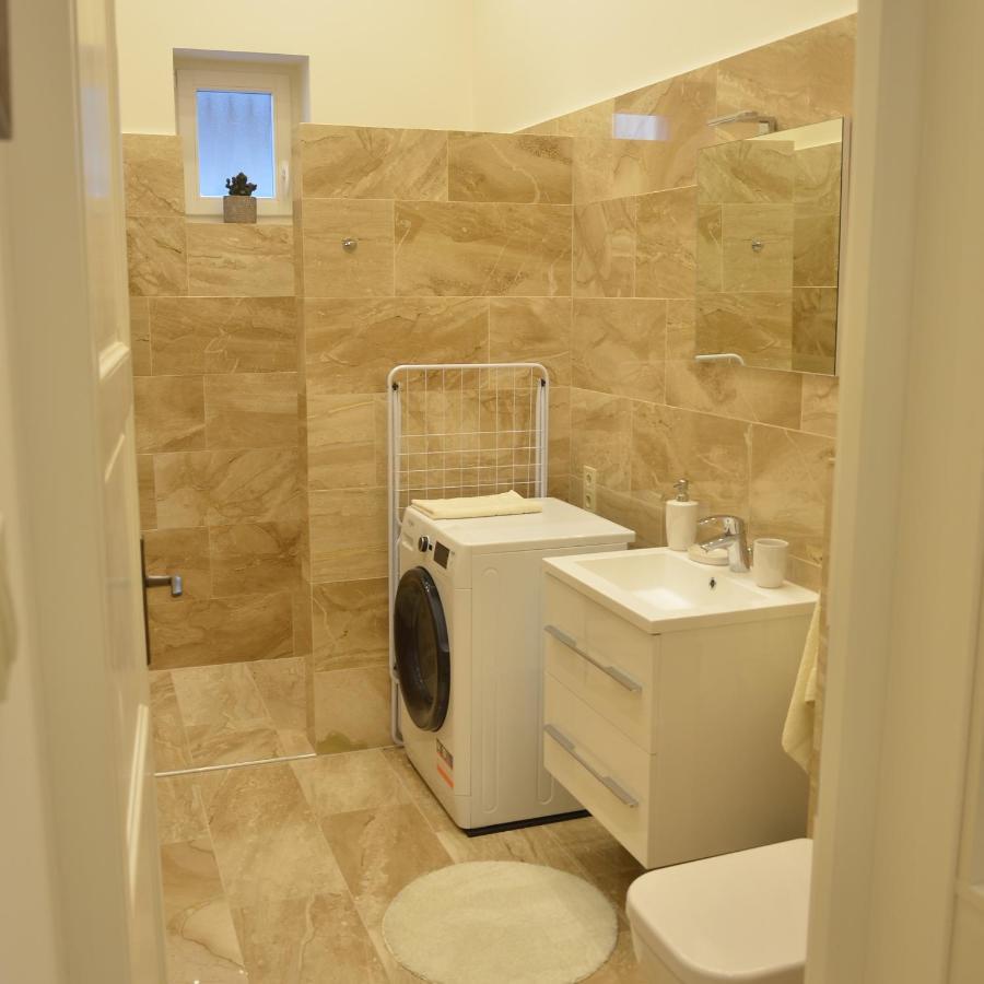 Elegant Apartman エゲル エクステリア 写真