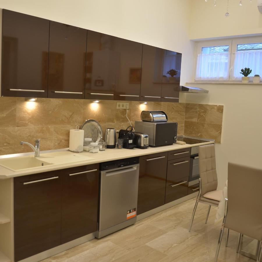 Elegant Apartman エゲル エクステリア 写真
